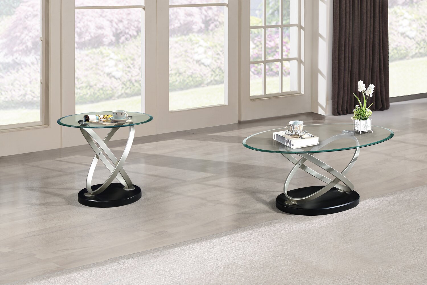 Vikki 48" Modern Oval Glass Top Coffee Table - Glass with Metal Base|Table à café ovale moderne Vikki de 48 po avec dessus en verre - verre avec base en métal