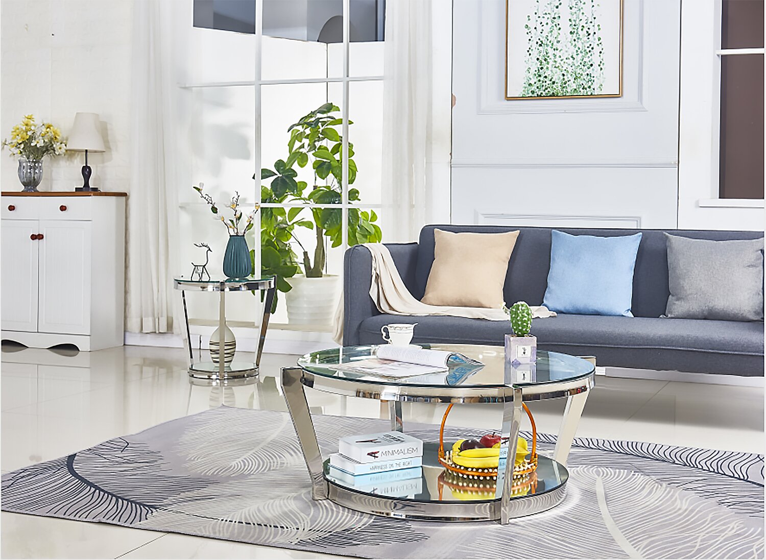 Yonge 36" Modern Round Glass Top Coffee Table with Shelf - Chrome Finish with Stainless Steel | Table à café ronde moderne Yonge de 36 po avec dessus en verre et tablette - fini chromé avec acier inoxydable