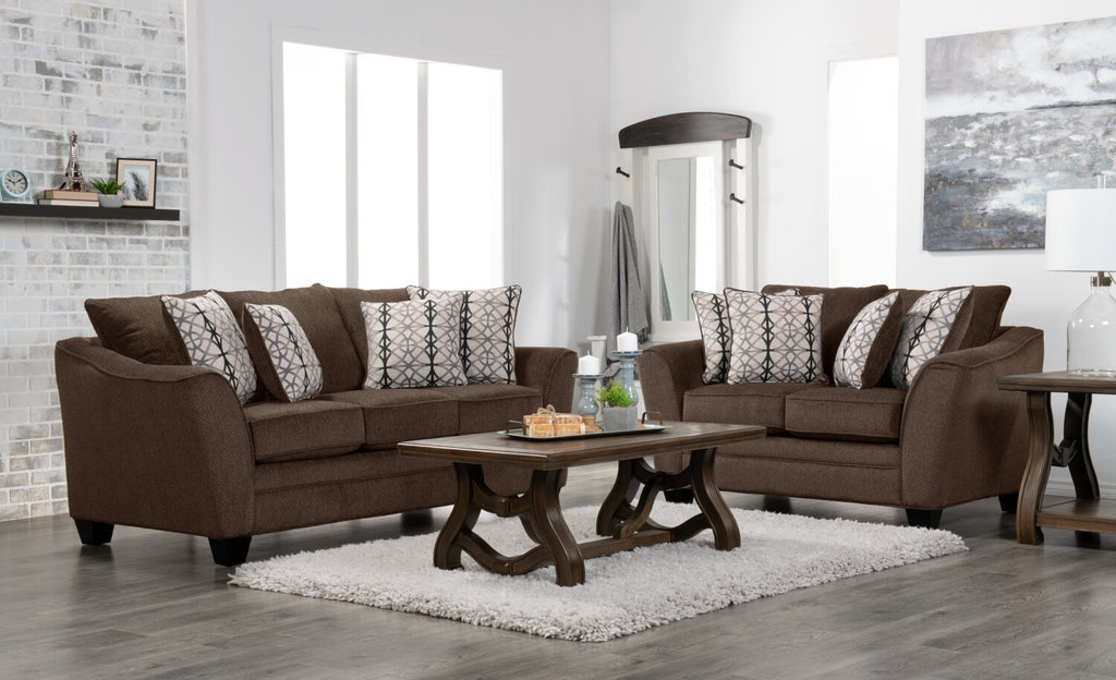 Made in Canada Febe 85" Chenille Fabric Condo-Size Sofa with Flared Arms and Accent Pillows - Brown | Sofa Febe de 85 po de format condo fabriqué au Canada en tissu de chenille avec accoudoirs évasés et coussins décoratifs - brun