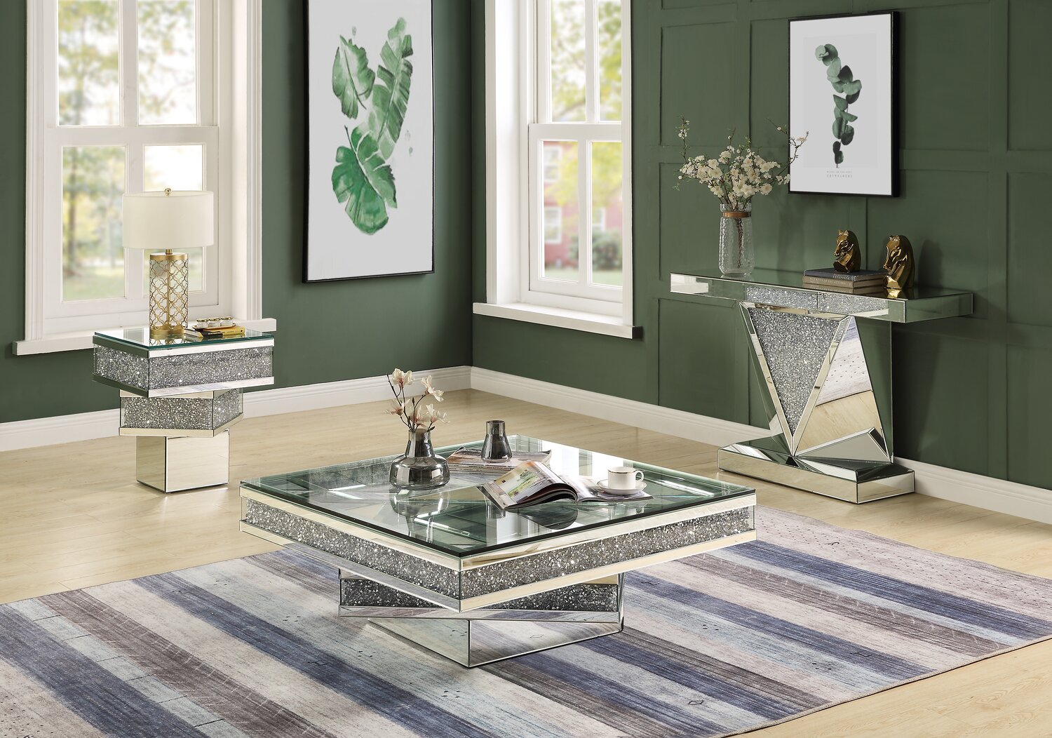 Rosie 39" Glam Mirror & Glass Top Coffee Table - Silver Metal with Diamond Look Legs|Table à café somptueuse Rosie de 39 po avec dessus en miroir et en verre - métal argenté avec pattes à apparence de diamant