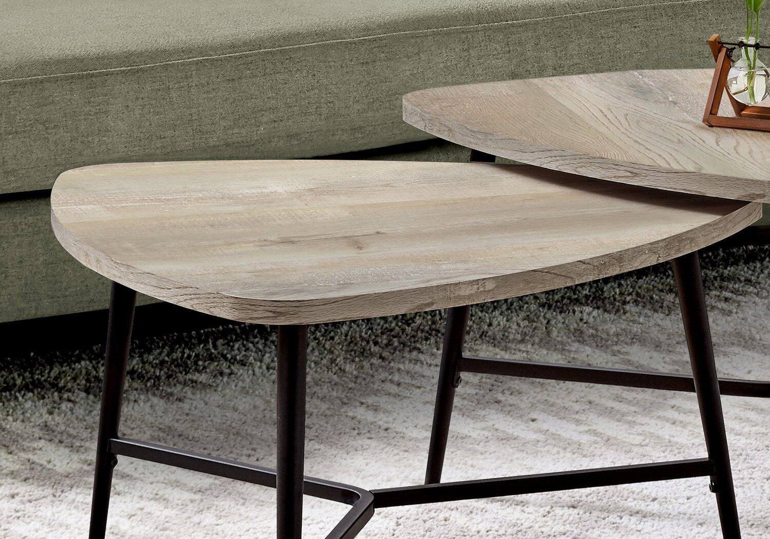 Mason 32.5" Modern 2-Pack Nesting Coffee Tables - Taupe with Black Metal Legs|2 tables à café gigognes modernes Mason de 32,5 po - taupe avec pattes en métal noir
