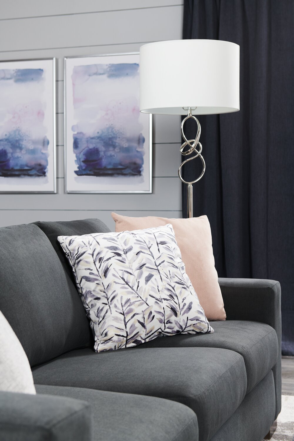 Made in Canada Customizable Sofa Lab Track 85" Linen-Look Fabric Sofa with Track Arms - Pax Pepper Grey | Sofa Track de Sofa Lab de 85 po fabriqué au Canada en tissu d’apparence lin avec accoudoirs rectilignes - gris Pax Pepper | TR102949