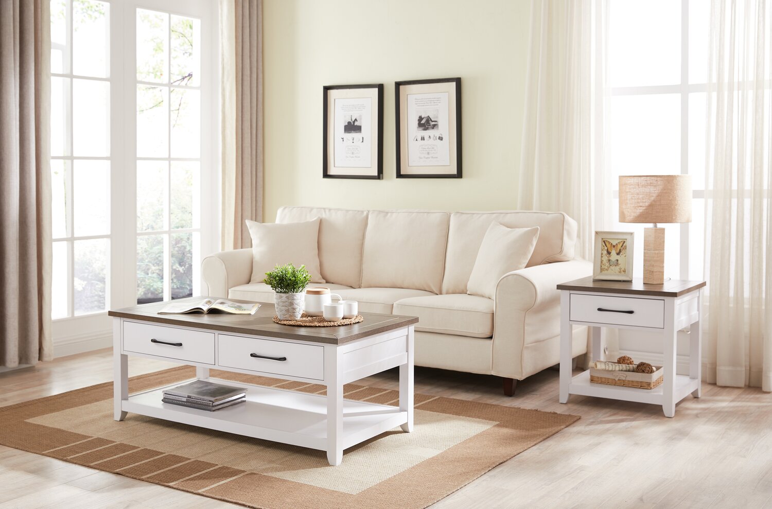 Kort & Co. Logan 23.25" Traditional Coffee Table with Storage and Shelf - White and Walnut Oak |Table à café traditionnelle Logan de Kort & Co. de 23,25 po avec rangement et tablette - blanche et chêne noyer