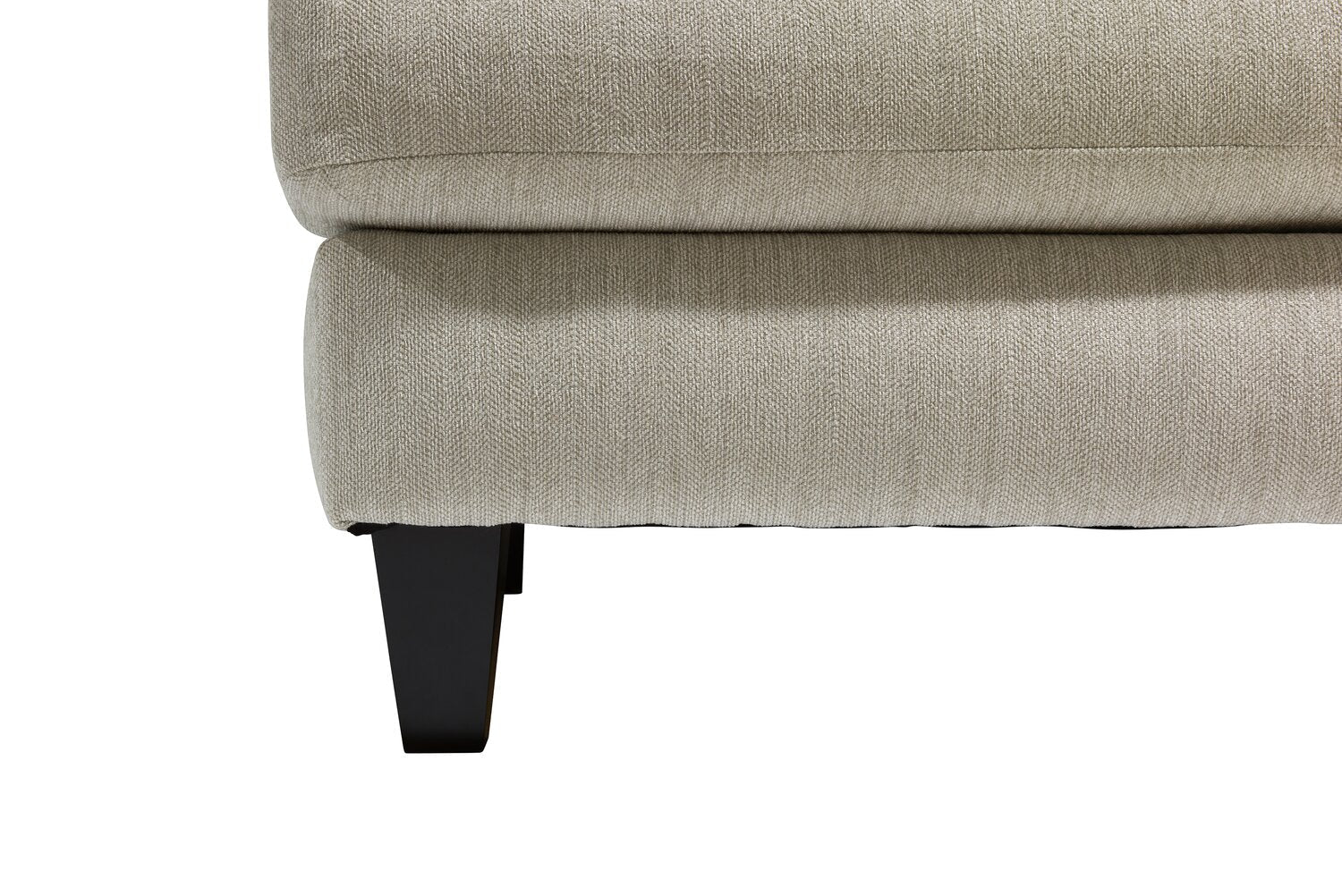 Made in Canada Nofia 80" Chenille Fabric Sofa with Two Accent Pillows and Wood Legs - Linen Beige | Sofa Nofia de 80 po fabriqué au Canada en tissu de chenille avec 2 coussins décoratifs et pattes en bois - beige lin