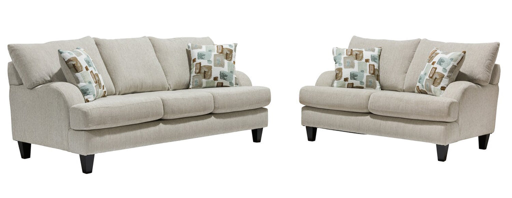 Made in Canada Nofia 80" Chenille Fabric Sofa with Two Accent Pillows and Wood Legs - Linen Beige | Sofa Nofia de 80 po fabriqué au Canada en tissu de chenille avec 2 coussins décoratifs et pattes en bois - beige lin