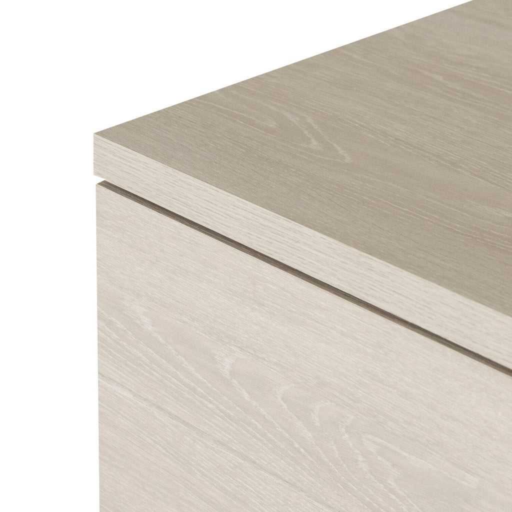 Lake Bedroom Chest of Drawers, 5-Drawer, 29"W x 52"H, Made in Canada, Glam - White | Commode verticale somptueuse Lake de 29 po (L) x 52 po (H) à 5 tiroirs pour la chambre à coucher, fabriquée au Canada - blanche