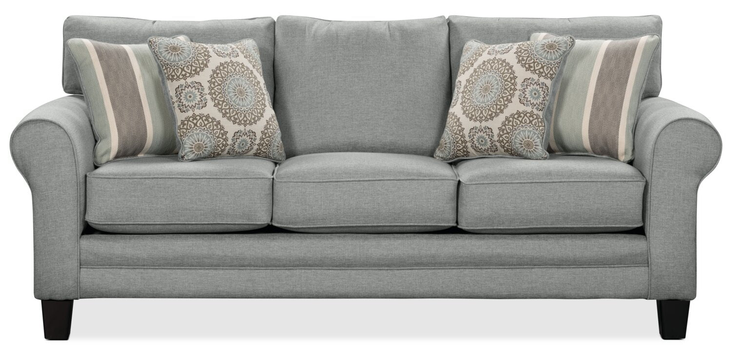 Made in Canada Tula 88" Fabric Sofa with Rolled Arms and Accent Pillows - Mist Grey  | Sofa Tula de 88 po fabriqué au Canada en tissu avec accoudoirs enroulés et coussins décoratifs - gris brume