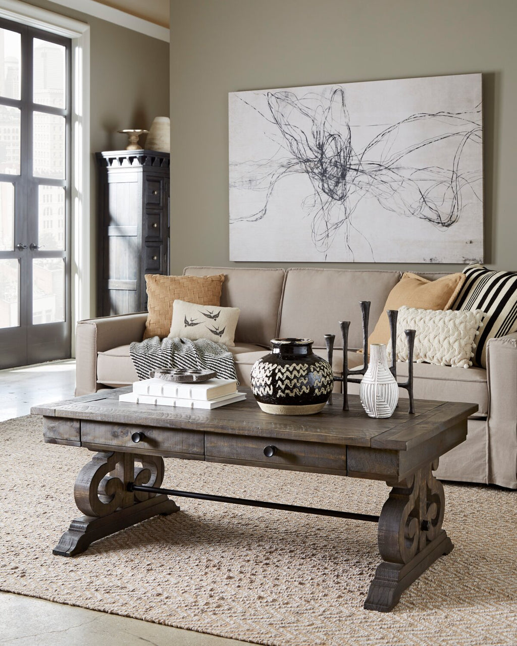 Bellamy 50" Traditional Coffee Table with Storage - Dark Brown Pine with Scroll Design Wood Base|Table à café traditionnelle Bellamy de 50 po avec rangement - pin brun foncé avec base en bois à volutes