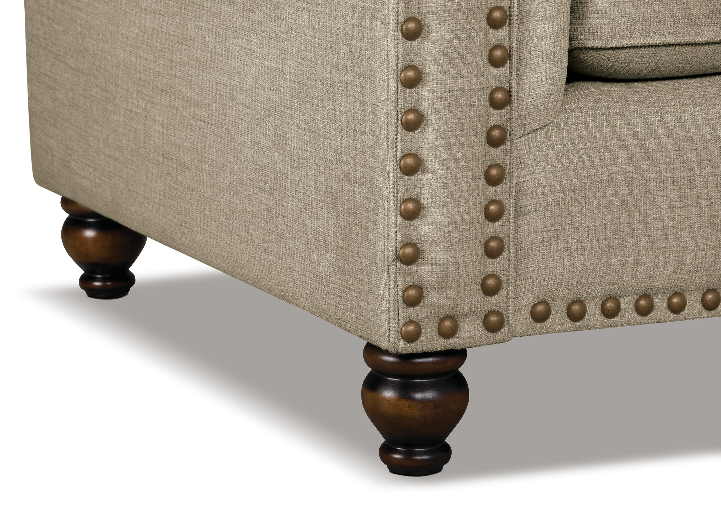 Made in Canada Wynn 93" Chenille Fabric Sofa with Nailhead Trim and Wood Bun Legs - Taupe | Sofa Wynn de 93 po fabriqué au Canada en tissu de chenille avec bordure de clous décoratifs et pattes en oignon en bois - taupe
