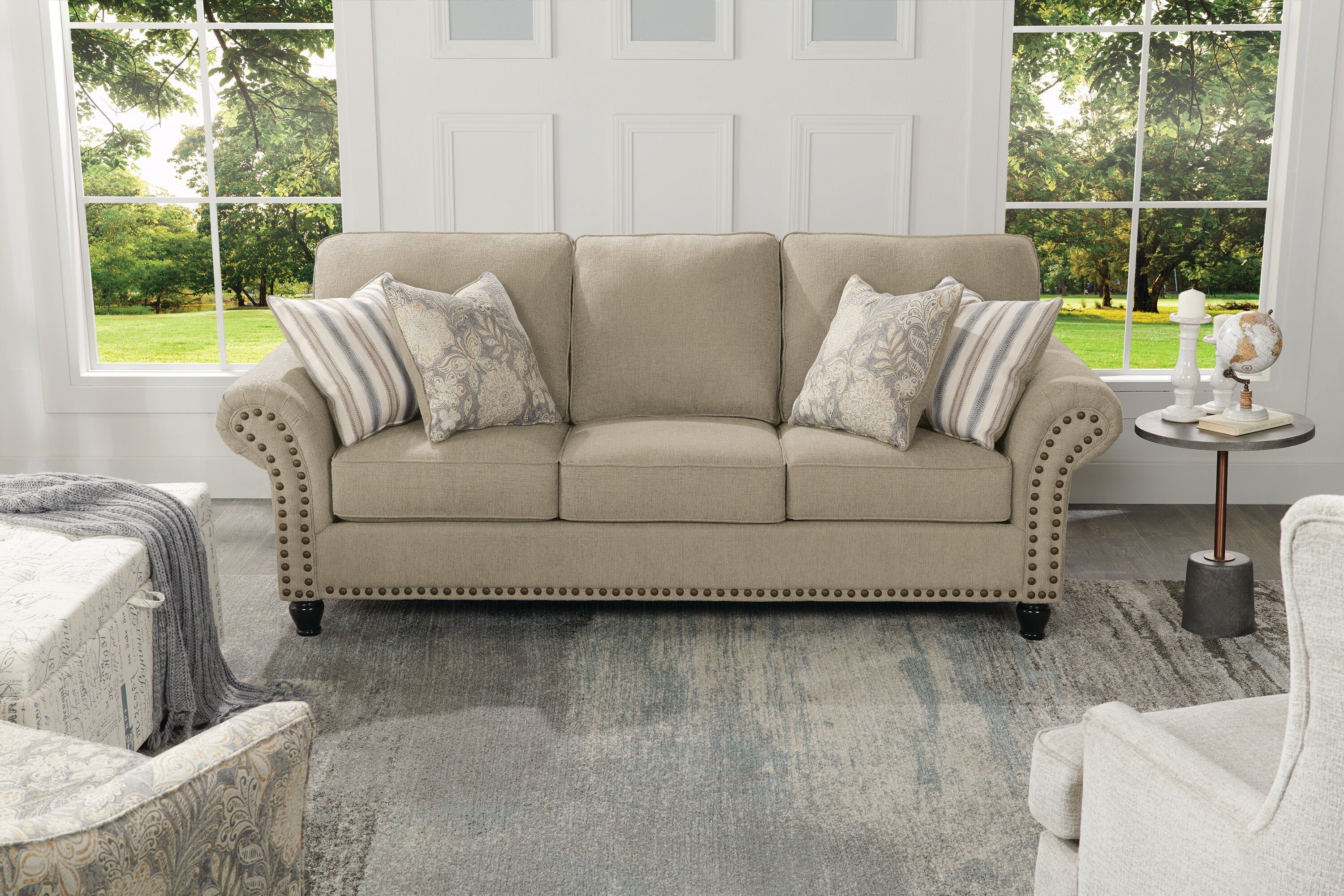 Made in Canada Wynn 93" Chenille Fabric Sofa with Nailhead Trim and Wood Bun Legs - Taupe | Sofa Wynn de 93 po fabriqué au Canada en tissu de chenille avec bordure de clous décoratifs et pattes en oignon en bois - taupe
