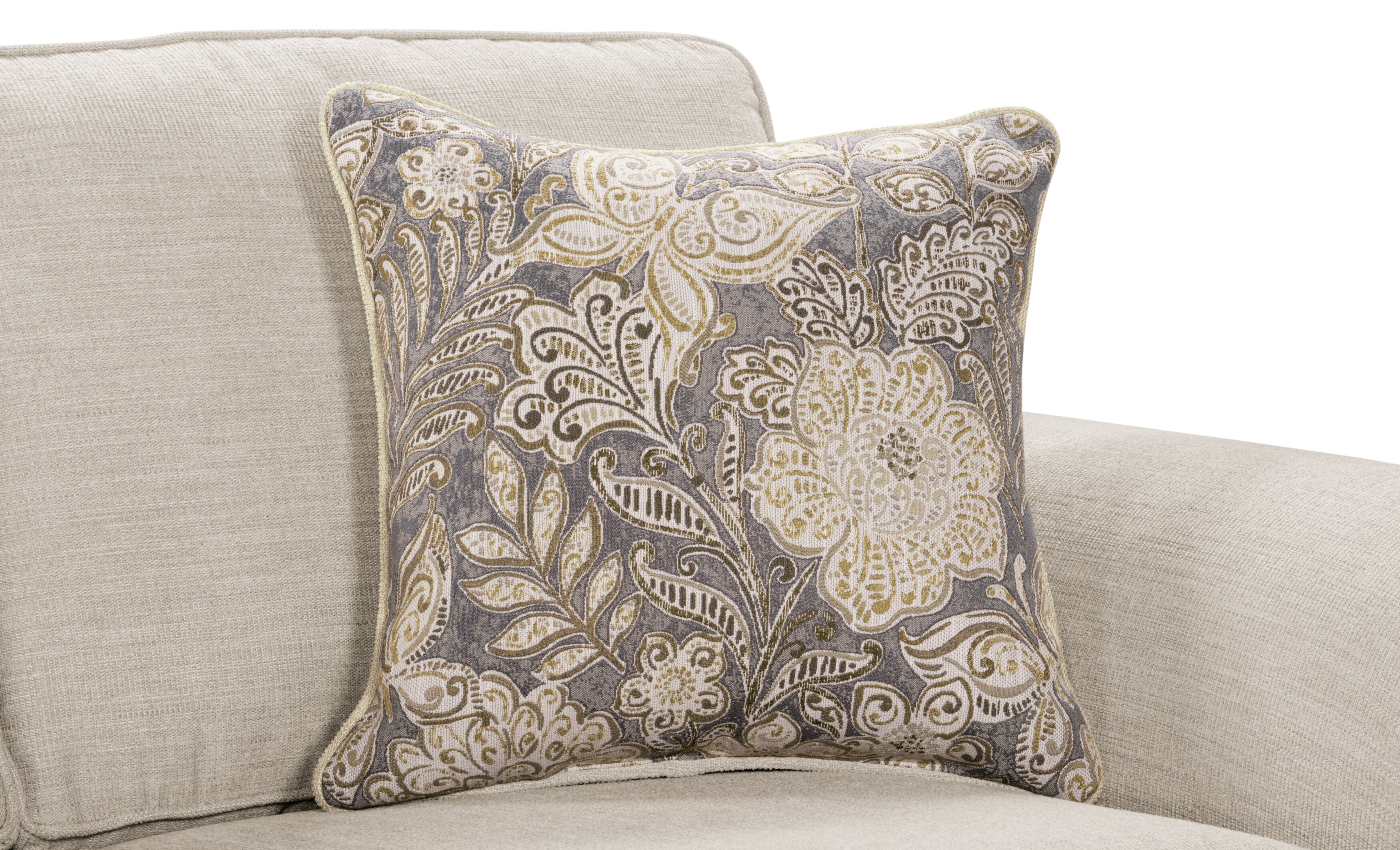 Made in Canada Wynn 93" Chenille Fabric Sofa with Nailhead Trim and Wood Bun Legs - Linen Beige | Sofa Wynn de 93 po fabriqué au Canada en tissu de chenille avec bordure de clous décoratifs et pattes en oignon en bois - beige lin